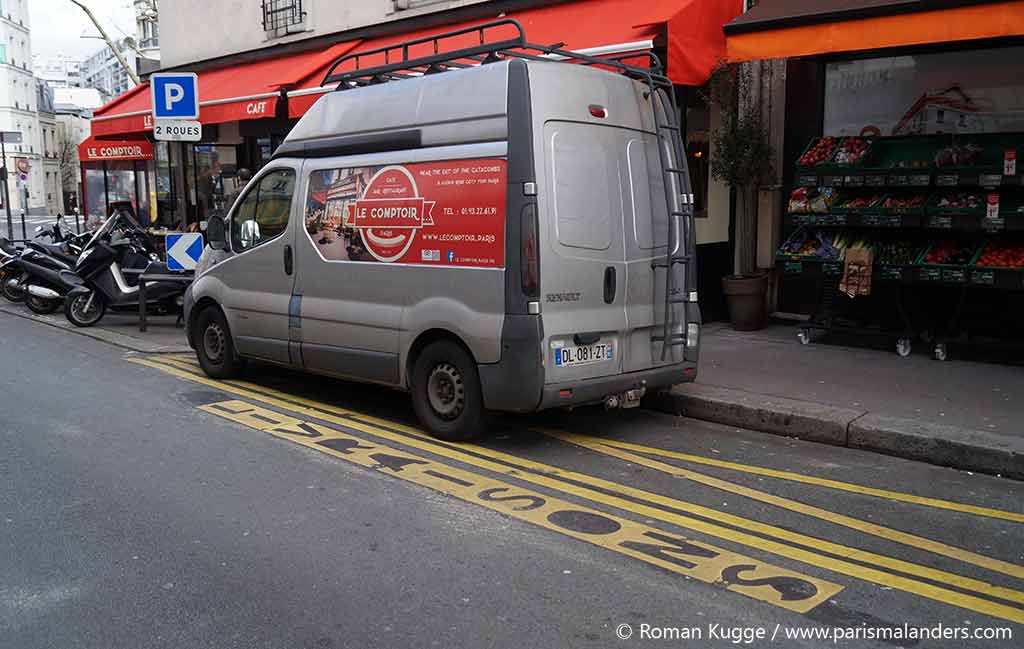 Paris Lieferparkplatz doppelte Linie