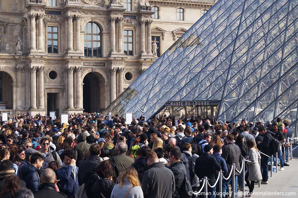 Wartezeiten Louvre Paris